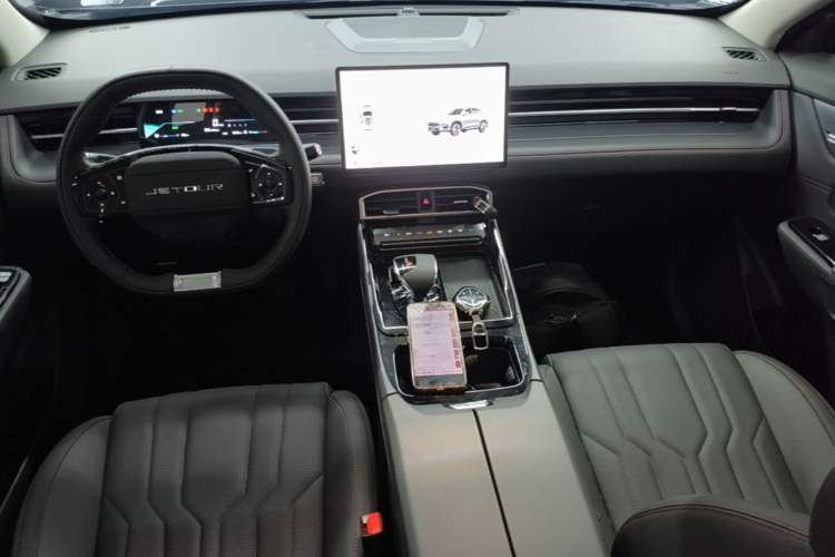 Used JETOUR Dashing 2026 Model—1.5T DCT Luxury Edition Center Console