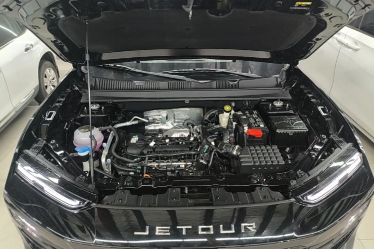 Used JETOUR Dashing 2026 Model—Youth Edition, 1.5T 6DCT Elite Edition Engine Bay