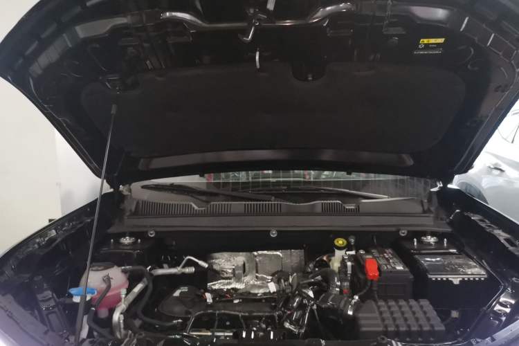 Used JETOUR Dashing 2026 Model—Youth Edition, 1.5T 6DCT Luxury Edition Engine Bay