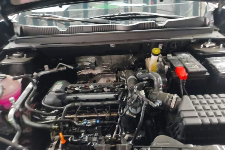 Used JETOUR Dashing 2026 Model—Youth Edition, 1.5T 6DCT Luxury Edition Engine Bay