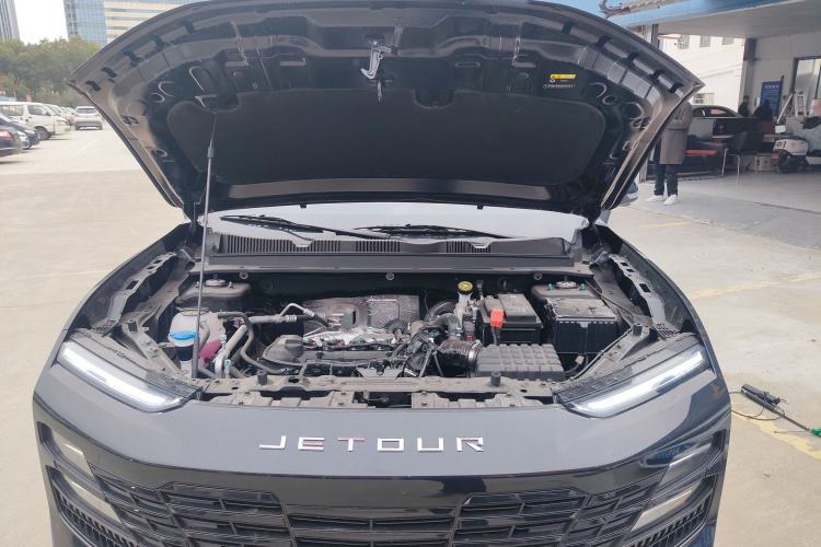 Used JETOUR Dashing 2026 Model—Youth Edition, 1.5T 6DCT Luxury Edition Engine Bay