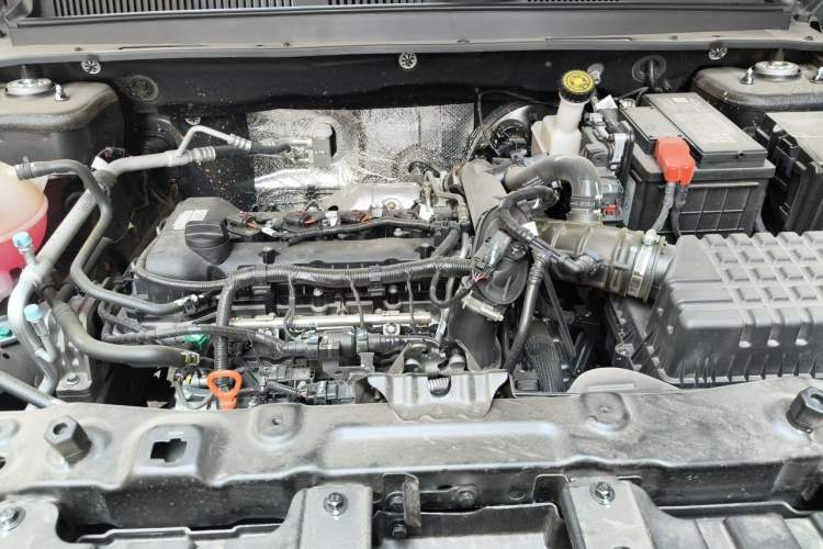 Used JETOUR Dashing 2026 Model—Youth Edition, 1.5T 6DCT Luxury Edition Engine Bay