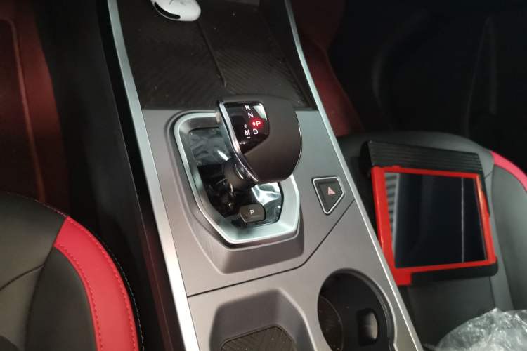 Used JETOUR Dashing 2026 Model—Youth Edition, 1.5T 6DCT Luxury Edition Gear Lever