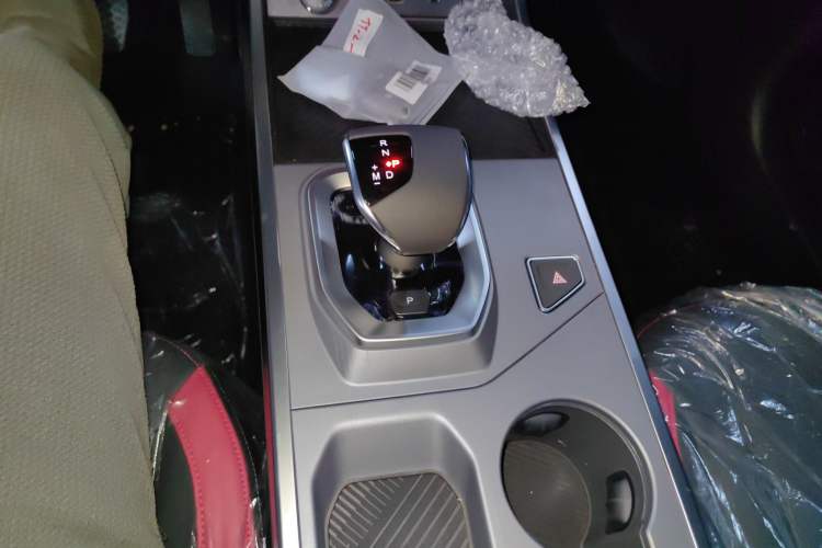 Used JETOUR Dashing 2026 Model—Youth Edition, 1.5T 6DCT Luxury Edition Gear Lever