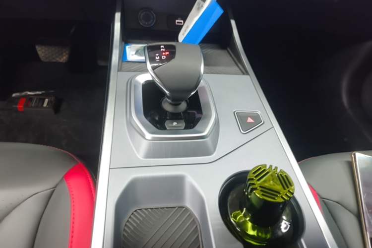 Used JETOUR Dashing 2026 Model—Youth Edition, 1.5T 6DCT Luxury Edition Gear Lever