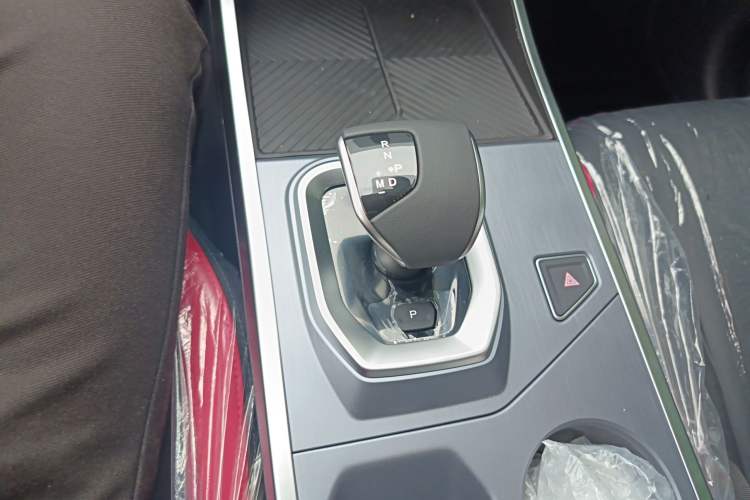 Used JETOUR Dashing 2026 Model—Youth Edition, 1.5T 6DCT Luxury Edition Gear Lever