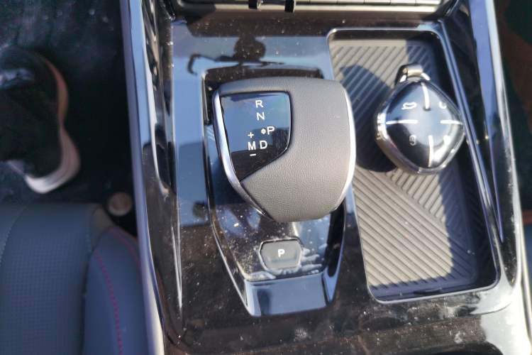 Used JETOUR Dashing 2026 Model—1.5T DCT Luxury Edition Gear Lever