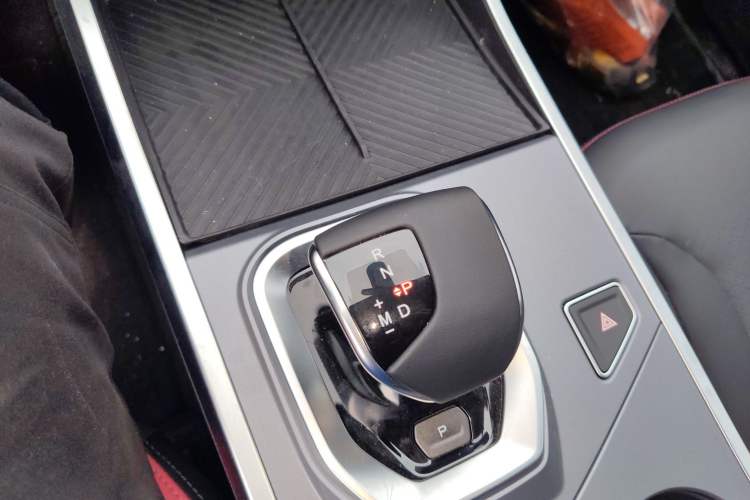 Used JETOUR Dashing 2026 Model—Youth Edition, 1.5T 6DCT Luxury Edition Gear Lever