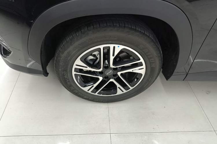 Used JETOUR Dashing 2026 Model—1.5T DCT Luxury Edition Left Front Wheel Hub