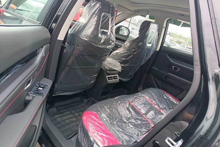 Used JETOUR Dashing 2026 Model—Youth Edition, 1.5T 6DCT Luxury Edition Left Rear Seat