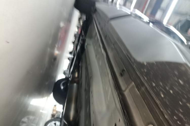Used JETOUR Dashing 2026 Model—Youth Edition, 1.5T 6DCT Elite Edition Left Side Sill
