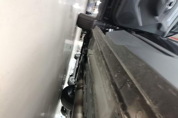 Used JETOUR Dashing 2026 Model—1.5T DCT Luxury Edition Left Side Sill