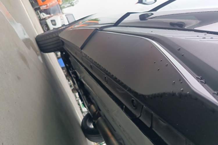 Used JETOUR Dashing 2026 Model—Youth Edition, 1.5T 6DCT Luxury Edition Left Side Sill