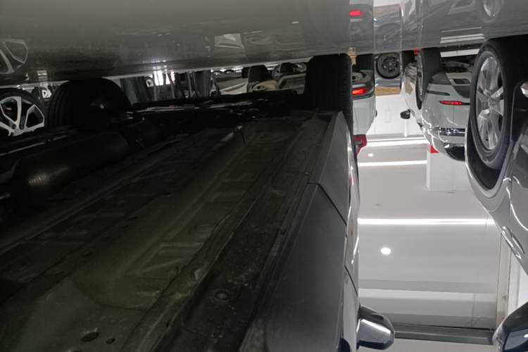 Used JETOUR Dashing 2026 Model—Youth Edition, 1.5T 6DCT Elite Edition Left Side Sill