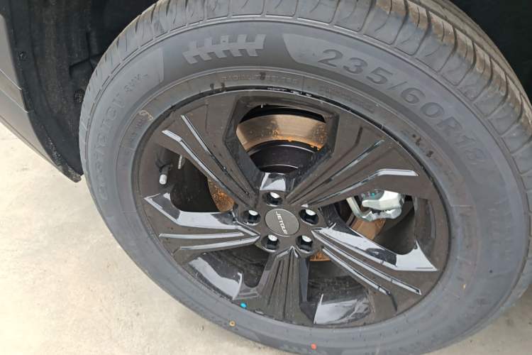 Used JETOUR Dashing 2026 Model—Youth Edition, 1.5T 6DCT Luxury Edition Right Rear Wheel Hub