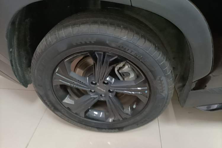 Used JETOUR Dashing 2026 Model—Youth Edition, 1.5T 6DCT Elite Edition Right Rear Wheel Hub