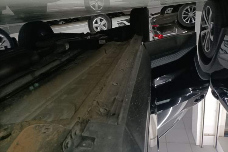 Used JETOUR Dashing 2026 Model—Youth Edition, 1.5T 6DCT Elite Edition Right Side Sill