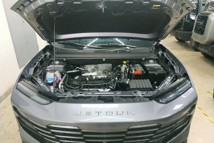 Used JETOUR Dashing 2026 Model—Youth Edition, 1.5T 6DCT Elite Edition Engine Bay
