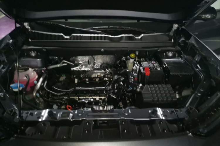 Used JETOUR Dashing 2026 Model—Youth Edition, 1.5T 6DCT Luxury Edition Engine Bay