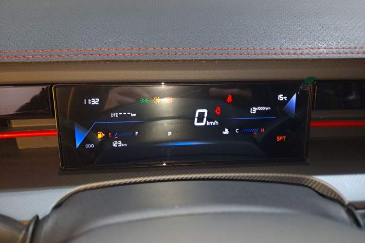 Used JETOUR Dashing 2026 Model—Youth Edition, 1.5T 6DCT Elite Edition Instrument Cluster