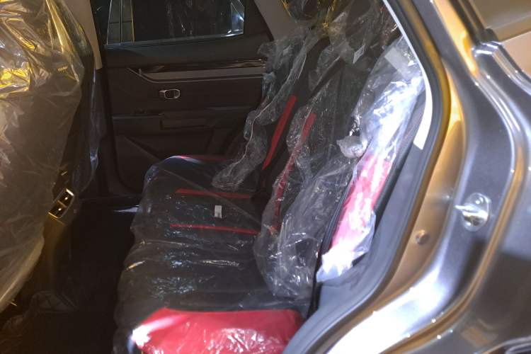 Used JETOUR Dashing 2026 Model—Youth Edition, 1.5T 6DCT Elite Edition Left Rear Seat