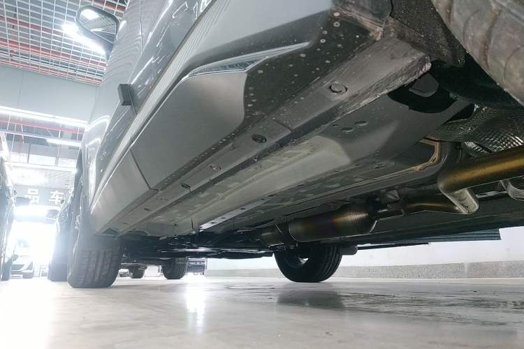 Used JETOUR Dashing 2026 Model—Youth Edition, 1.5T 6DCT Elite Edition Left Side Sill