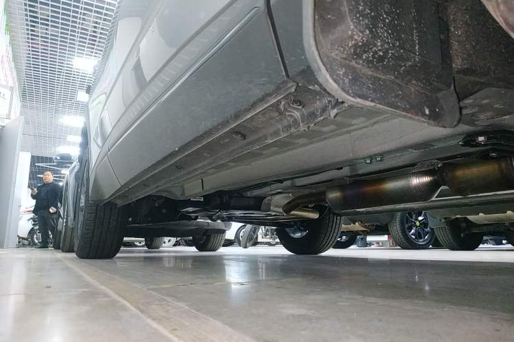 Used JETOUR Dashing 2026 Model—Youth Edition, 1.5T 6DCT Elite Edition Right Side Sill