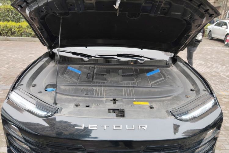 Used JETOUR Dashing i-DM 2022 1.5T DHT Lightning 01 Engine Bay
