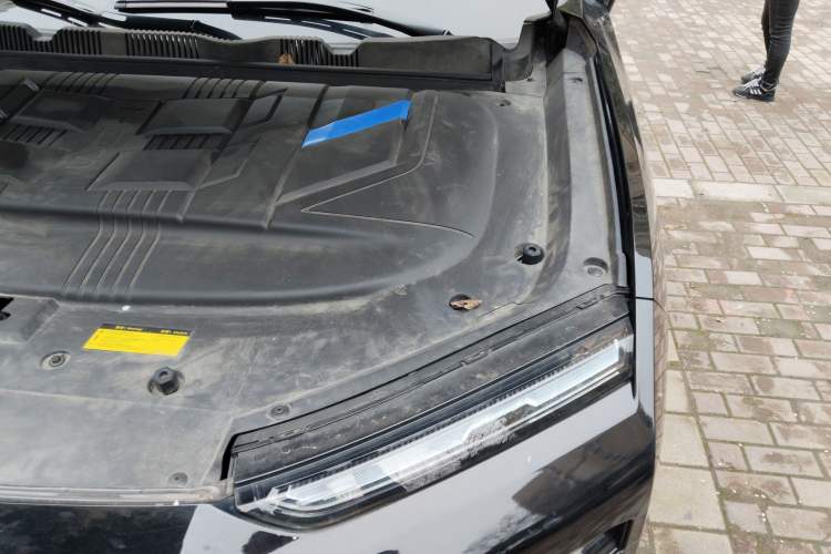 Used JETOUR Dashing i-DM 2022 1.5T DHT Lightning 01 Engine Bay Left