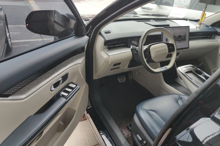 Used JETOUR Dashing i-DM 2022 1.5T DHT Lightning 01 Interior 3