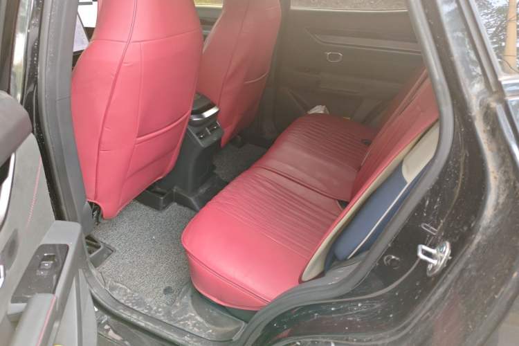 Used JETOUR Dashing i-DM 2022 1.5T DHT Lightning 01 Left Rear Seat
