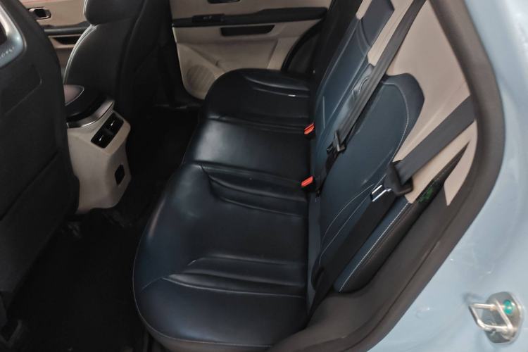 Used JETOUR Dashing i-DM 2022 1.5T DHT Lightning 02 Interior 1