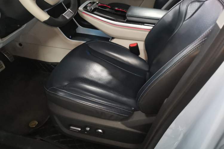 Used JETOUR Dashing i-DM 2022 1.5T DHT Lightning 02 Left Front Seat