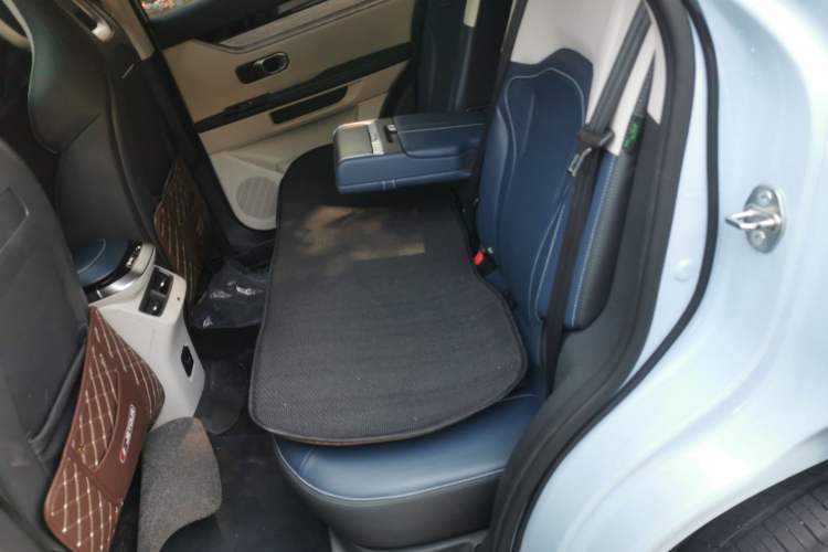 Used JETOUR Dashing i-DM 2022 1.5T DHT Lightning 02 Left Rear Seat