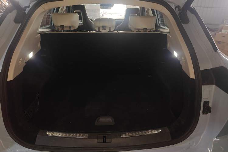 Used JETOUR Dashing i-DM 2022 1.5T DHT Lightning 02 Trunk
