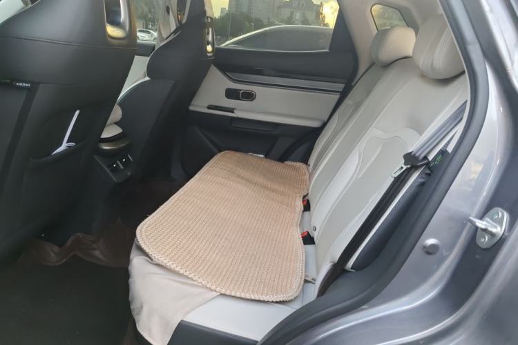 Used JETOUR Dashing i-DM 2022 1.5T DHT Lightning 01 Left Rear Seat