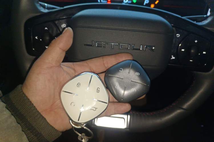 Used JETOUR Dashing i-DM 2022 1.5T DHT Lightning 02 Interior 1