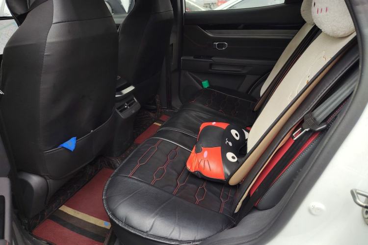 Used JETOUR Dashing i-DM 2022 1.5T DHT Lightning 01 Left Rear Seat