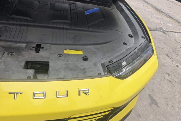 Used JETOUR Dashing i-DM 2022 1.5T DHT Lightning 01 Engine Bay Left