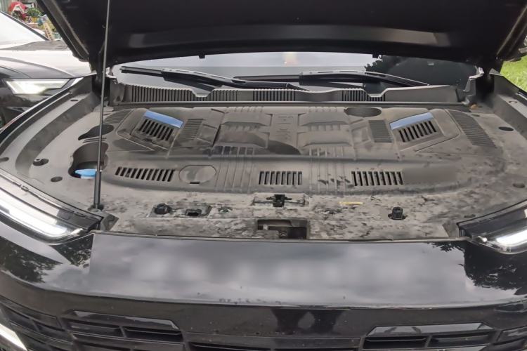 Used JETOUR Dashing i-DM 2023 1.5T DHT Lightning 01 Engine Bay