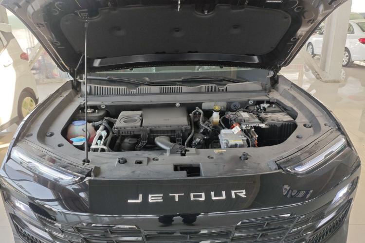 Used JETOUR Dashing i-DM 2023 1.5T DHT Lightning Engine Bay