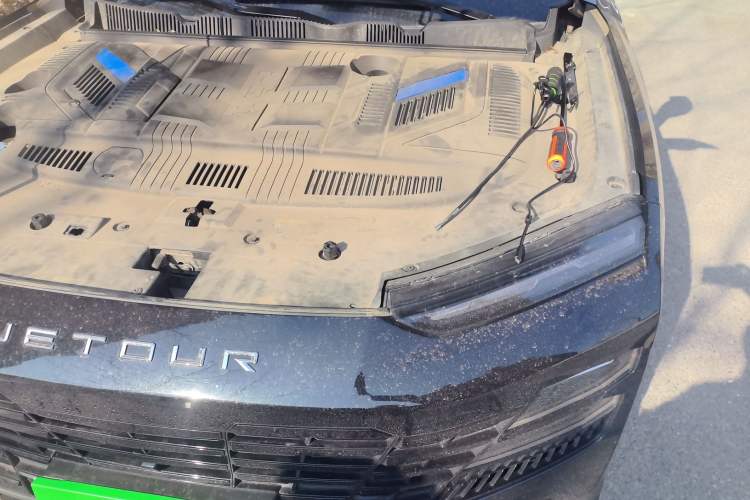 Used JETOUR Dashing i-DM 2023 1.5T DHT Lightning 01 Engine Bay Left