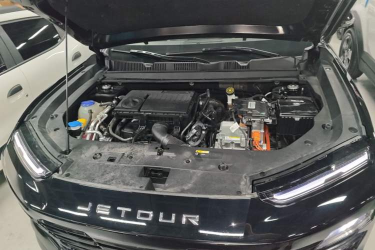Used JETOUR Dashing i-DM 2023 1.5T DHT Lightning Engine Bay