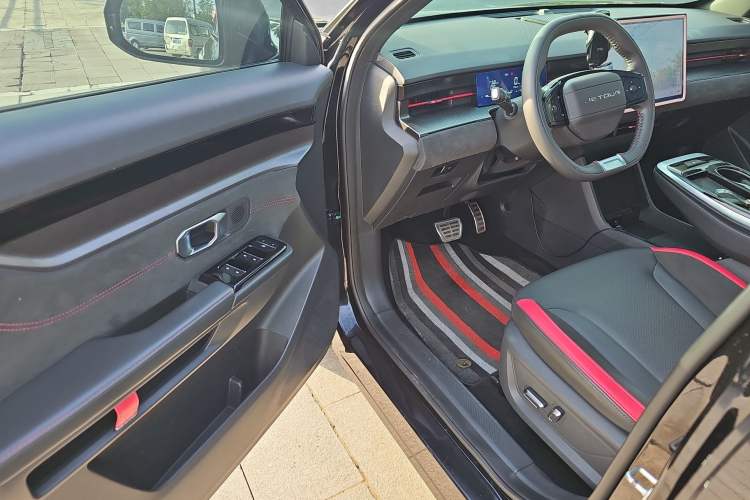Used JETOUR Dashing i-DM 2023 1.5T DHT Lightning Interior 2