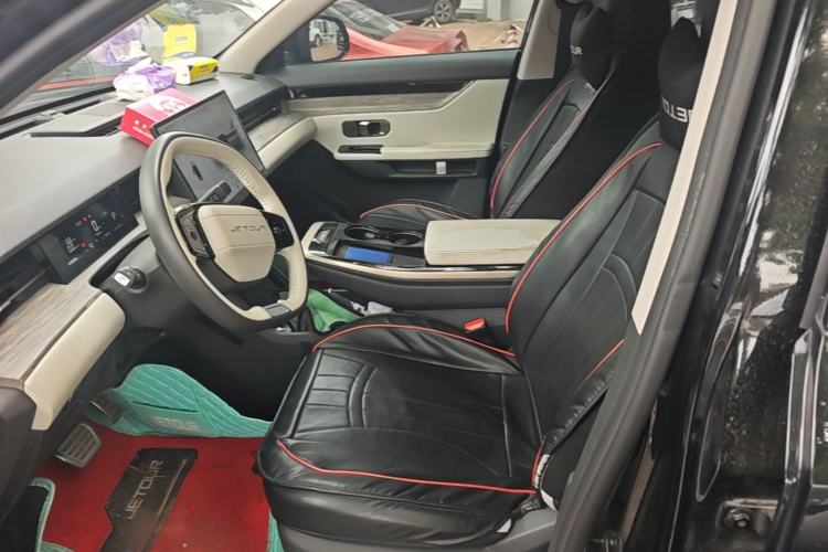 Used JETOUR Dashing i-DM 2023 1.5T DHT Lightning Left Front Seat