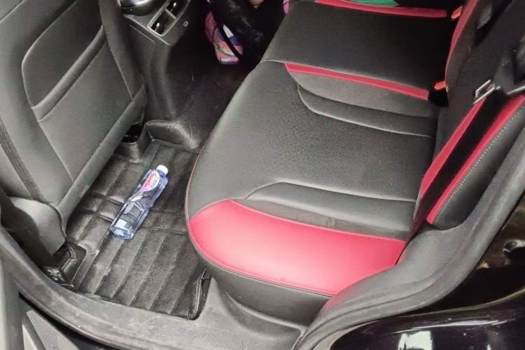 Used JETOUR Dashing i-DM 2023 1.5T DHT Lightning 01 Left Rear Seat
