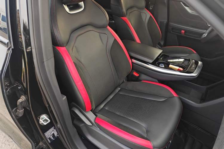 Used JETOUR Dashing i-DM 2023 1.5T DHT Lightning Right Front Seat