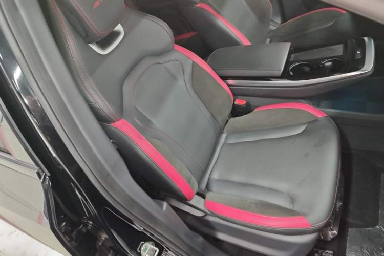 Used JETOUR Dashing i-DM 2023 1.5T DHT Lightning Right Front Seat