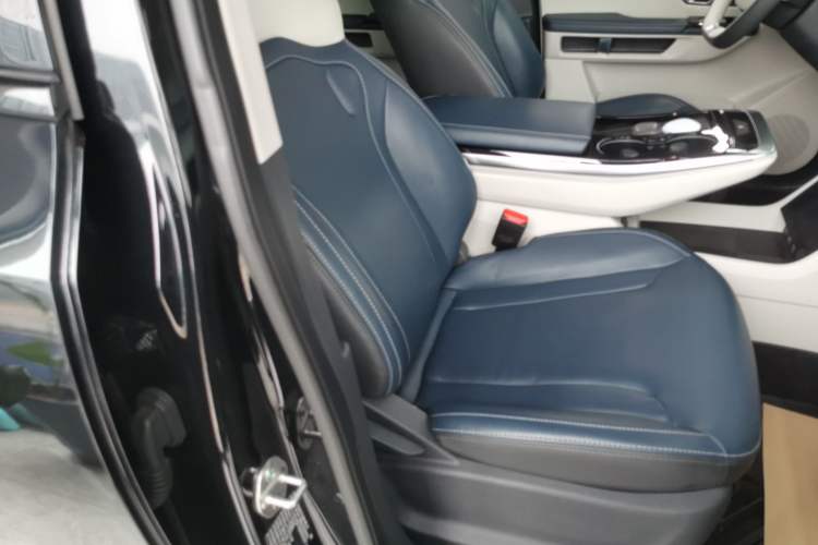 Used JETOUR Dashing i-DM 2023 1.5T DHT Lightning Right Front Seat