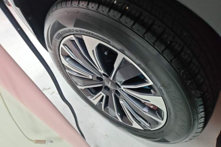 Used JETOUR Dashing i-DM 2023 1.5T DHT Lightning Right Rear Wheel Hub